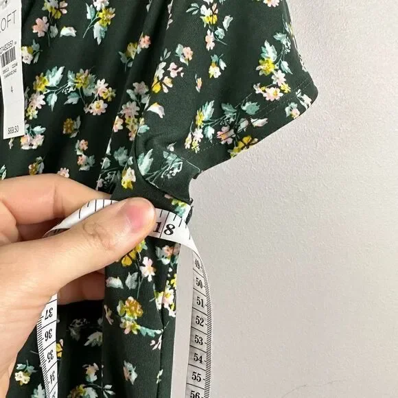 Ann Taylor Loft green ditsy mini floral bouquet v neck faux wrap dress - Picture 7 of 10